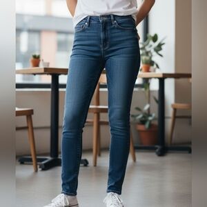 EUC Paige Dark Blue Wash Size 24 Hoxton Ankle High Rise Jeans!!